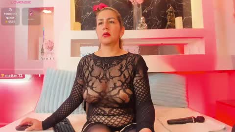 Snapshot of cinthya_mjs chatting on 04.29.26 Cinthya online show from 04.29.26