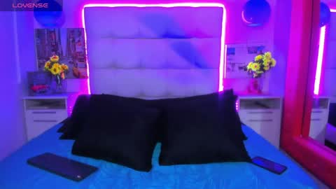 Snapshot of cinthya_walker1 chatting on 05.29.26 cinthya_walker1 online show from 05.29.26