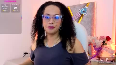 Snapshot of cintia_holms chatting on 02.03.26 Cintia online show from 02.03.26
