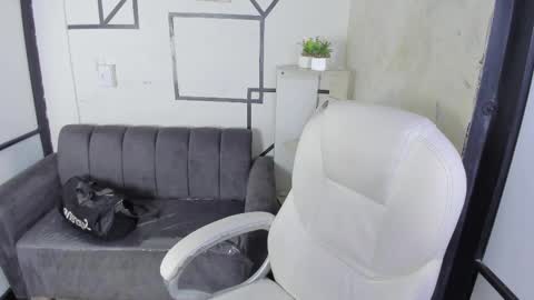 Snapshot of cintiacolins chatting on 02.22.25 CintiaCollins online show from 02.22.25