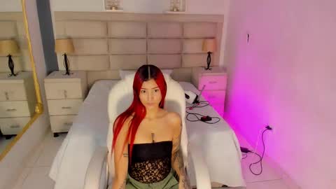 Snapshot of cintiacolins chatting on 11.20.25 CintiaCollins online show from 11.20.25