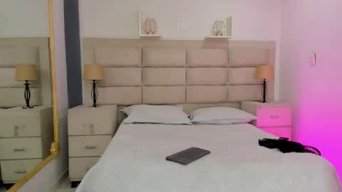 Snapshot of cintiacolins chatting on 11.21.25 CintiaCollins online show from 11.21.25