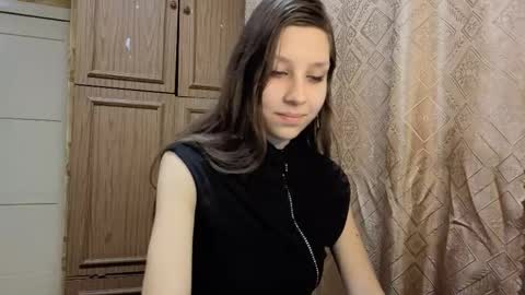 Lisa Salivan online show from 11.17.25