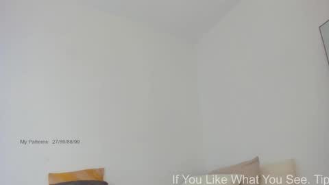 Snapshot of circejuno1 chatting on 11.29.25 Carol online show from 11.29.25