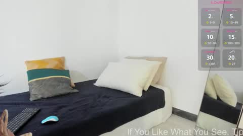 Snapshot of circejuno1 chatting on 12.14.25 Carol online show from 12.14.25