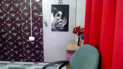 Snapshot of citygirl_squirtx chatting on 10.23.25 citygirl_squirtx online show from 10.23.25