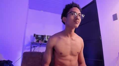 Snapshot of cj_davis1 chatting on 11.03.25 cj_davis1 online show from 11.03.25