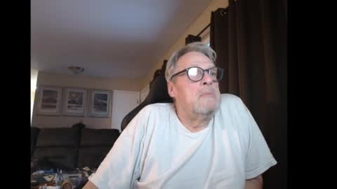 Snapshot of cjscout chatting on 12.03.24 cjscout online show from 12.03.24