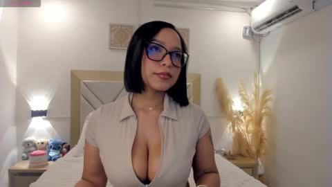 Claire 3 online show from 01.14.26