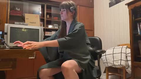 Claire Moulin online show from 05.27.26