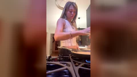 Claire online show from 12.20.25