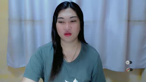 Snapshot of clairewntr_ chatting on 01.05.25 CLAIRE online show from 01.05.25