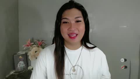 Snapshot of clairewntr_ chatting on 01.06.25 CLAIRE online show from 01.06.25