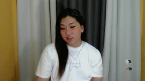 Snapshot of clairewntr_ chatting on 01.07.25 CLAIRE online show from 01.07.25