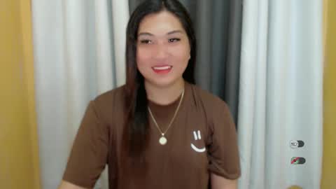 Snapshot of clairewntr_ chatting on 01.10.25 CLAIRE online show from 01.10.25