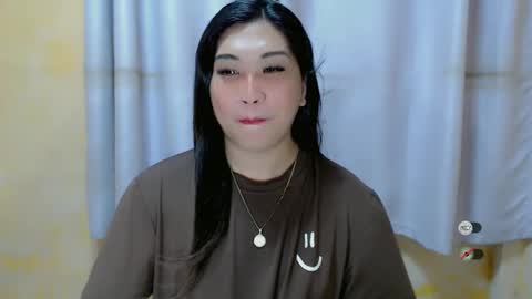 Snapshot of clairewntr_ chatting on 01.11.25 CLAIRE online show from 01.11.25