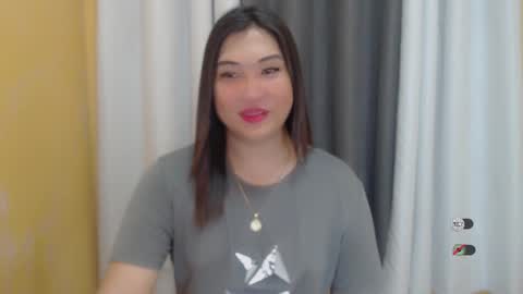 Snapshot of clairewntr_ chatting on 01.22.25 CLAIRE online show from 01.22.25