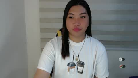 Snapshot of clairewntr_ chatting on 01.24.25 CLAIRE online show from 01.24.25