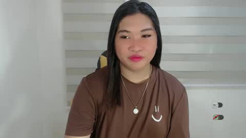 Snapshot of clairewntr_ chatting on 01.27.25 CLAIRE online show from 01.27.25