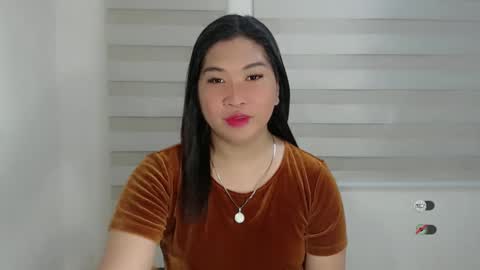 Snapshot of clairewntr_ chatting on 01.28.25 CLAIRE online show from 01.28.25