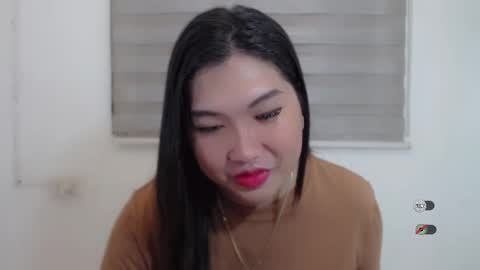 Snapshot of clairewntr_ chatting on 01.31.25 CLAIRE online show from 01.31.25