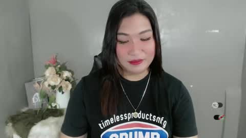 Snapshot of clairewntr_ chatting on 02.02.25 CLAIRE online show from 02.02.25