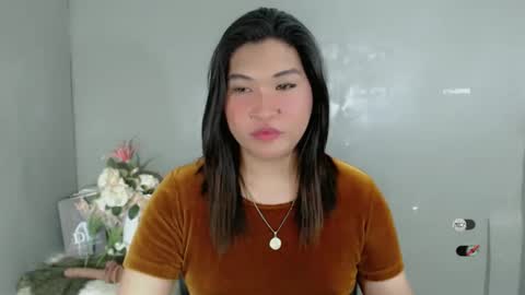 Snapshot of clairewntr_ chatting on 02.04.25 CLAIRE online show from 02.04.25