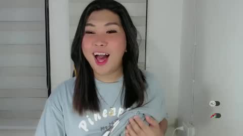 Snapshot of clairewntr_ chatting on 02.08.25 CLAIRE online show from 02.08.25