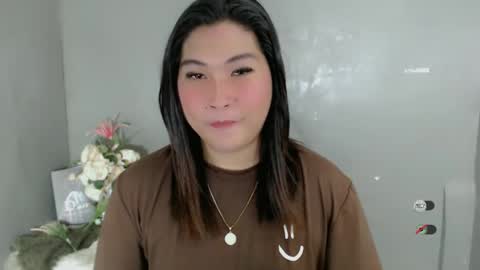 Snapshot of clairewntr_ chatting on 02.10.25 CLAIRE online show from 02.10.25