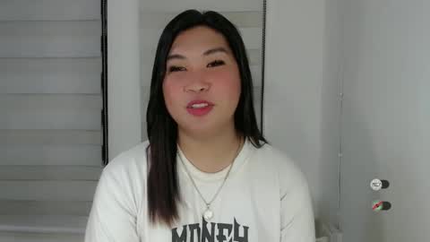 Snapshot of clairewntr_ chatting on 02.13.25 CLAIRE online show from 02.13.25