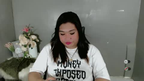 Snapshot of clairewntr_ chatting on 02.13.25 CLAIRE online show from 02.13.25