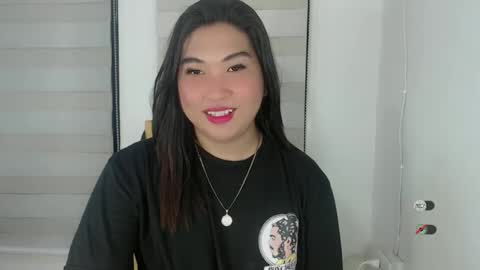 Snapshot of clairewntr_ chatting on 02.15.25 CLAIRE online show from 02.15.25