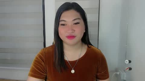 Snapshot of clairewntr_ chatting on 02.18.25 CLAIRE online show from 02.18.25