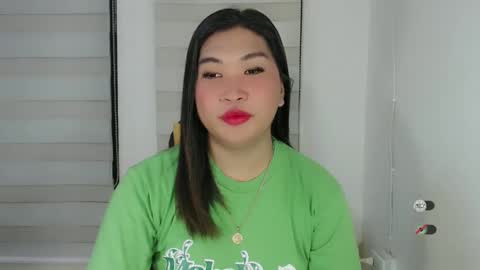 Snapshot of clairewntr_ chatting on 02.19.25 CLAIRE online show from 02.19.25