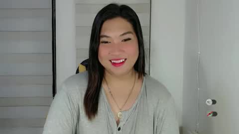 Snapshot of clairewntr_ chatting on 02.24.25 CLAIRE online show from 02.24.25