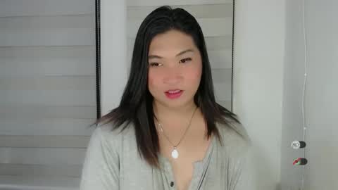 Snapshot of clairewntr_ chatting on 02.24.25 CLAIRE online show from 02.24.25