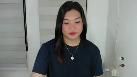 Snapshot of clairewntr_ chatting on 02.26.25 CLAIRE online show from 02.26.25