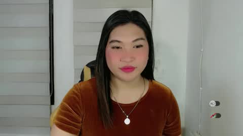 Snapshot of clairewntr_ chatting on 03.01.25 CLAIRE online show from 03.01.25