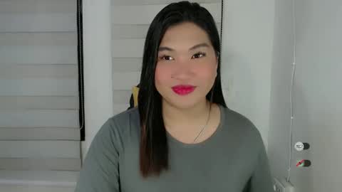 Snapshot of clairewntr_ chatting on 03.02.25 CLAIRE online show from 03.02.25