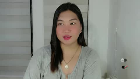 Snapshot of clairewntr_ chatting on 03.04.25 CLAIRE online show from 03.04.25