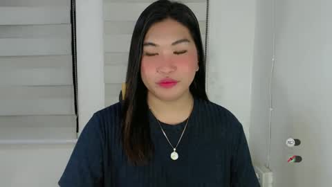 Snapshot of clairewntr_ chatting on 03.08.25 CLAIRE online show from 03.08.25