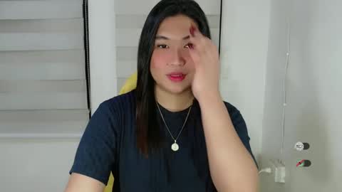 Snapshot of clairewntr_ chatting on 03.10.25 CLAIRE online show from 03.10.25