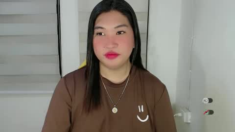 Snapshot of clairewntr_ chatting on 03.11.25 CLAIRE online show from 03.11.25