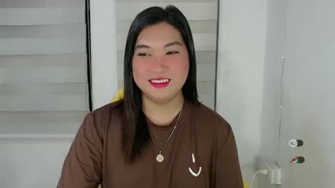 Snapshot of clairewntr_ chatting on 03.12.25 CLAIRE online show from 03.12.25