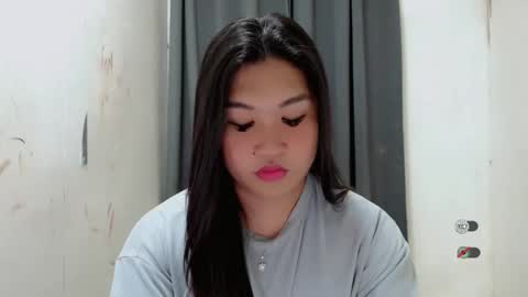 Snapshot of clairewntr_ chatting on 09.09.25 CLAIRE online show from 09.09.25