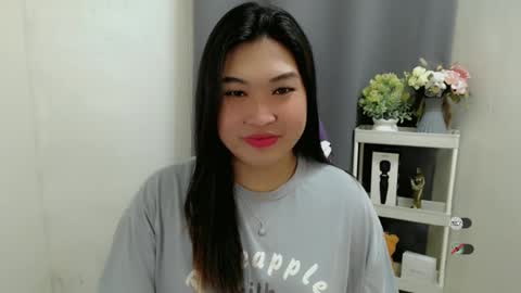 Snapshot of clairewntr_ chatting on 09.17.25 CLAIRE online show from 09.17.25