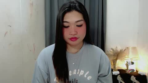 Snapshot of clairewntr_ chatting on 09.18.25 CLAIRE online show from 09.18.25