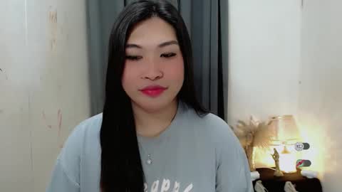 Snapshot of clairewntr_ chatting on 09.26.25 CLAIRE online show from 09.26.25