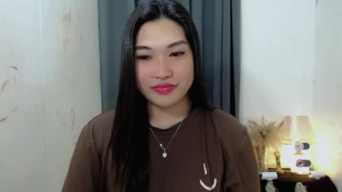 Snapshot of clairewntr_ chatting on 10.01.25 CLAIRE online show from 10.01.25