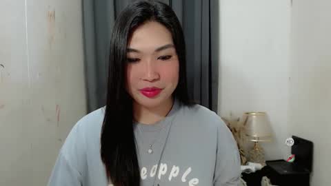 Snapshot of clairewntr_ chatting on 10.03.25 CLAIRE online show from 10.03.25